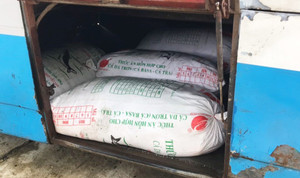 Phát hiện gần nửa tấn mỡ động vật không rõ nguồn gốc trên xe khách Đà Nẵng - Huế