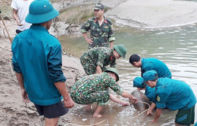 Phát hiện bom khủng nặng gần 350 kg gần quốc lộ 7 Nghệ An