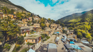 Kiến trúc 'nhà không mái' cực độc lạ trong ngôi làng cổ