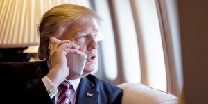 Tổng thống Trump than vãn iPhone mất phím Home