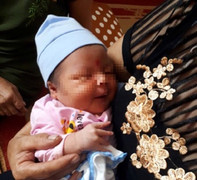 Người mẹ bỏ lại con 3 ngày tuổi cùng bức tâm thư gửi thầy chùa