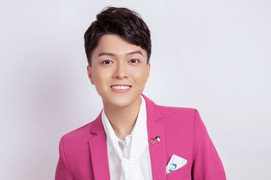 Ca sĩ Khánh Hoàng: 'Mọi người nói tôi bị điên khi bán nhà, lấy tiền làm album'