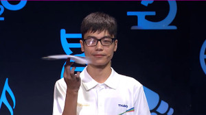 Màn quay sách một tay điệu nghệ của 10X Olympia khiến dân mạng thích thú