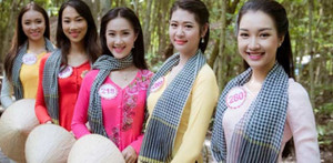 Lễ hội Dừa Bến Tre 2019: Thí sinh trình diễn áo bà ba thay cho áo tắm
