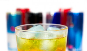 'Nốc' 4 lít nước tăng lực mỗi ngày, nam thanh niên đau tim suýt chết