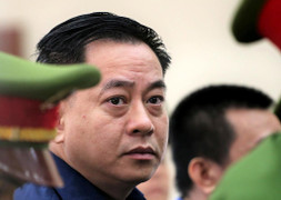 2 kẻ lừa làm hộ chiếu cho Vũ 'Nhôm' ra tòa