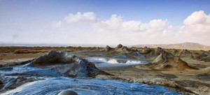 Lãnh địa núi lửa bùn khô cằn, đơn sắc tựa bề mặt sao Hỏa