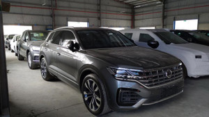 Bộ Công Thương 'dọa' tước giấy phép DN nhập khẩu ô tô có 'đường lưỡi bò'