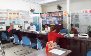 Cán bộ ‘hành’ dân làm thủ tục đổi tên con bị chuyển vị trí công tác