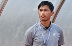 Thua sốc Campuchia và Malaysia, HLV U19 Thái Lan xấu hổ xin từ chức