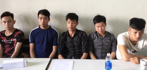 Trả thù cho bạn gái bị sàm sỡ, nhóm côn đồ trẻ vác kiếm chém người trọng thương