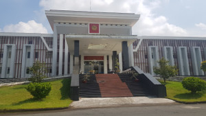 Hậu Giang: Con lãnh đạo từ công chức phường thành phó phòng thị xã sau 1 ngày