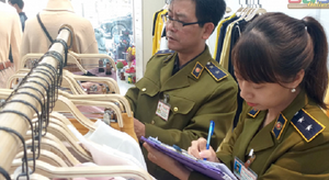 Hơn 400 quần áo gắn thương hiệu IFU bị nghi vi phạm về nhãn mác