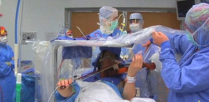 Trước khi phát minh ra thuốc gây mê, bệnh nhân được phẫu thuật thế nào?