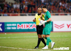 Tước bàn thắng của tuyển Việt Nam, trọng tài Oman bị chỉ trích nặng nề