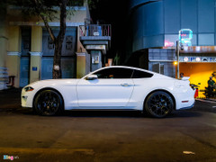 Ảnh: Ford Mustang facelift hàng hiếm xuất hiện tại TP.HCM