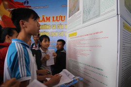 Lần đầu triển lãm lưu động 'Hoàng Sa, Trường Sa của Việt Nam' đến với huyện vùng sâu M’Đrắk