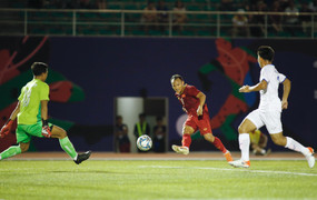 Video: Trọng Hoàng ghi bàn thắng tại SEA Games sau 10 năm