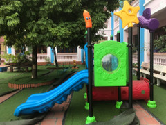 Bé trai 3 tuổi thiệt mạng khi chơi cầu trượt: Đình chỉ 3 cô giáo