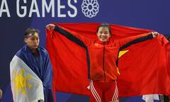 Nâng mức tạ khó tin, VĐV Việt Nam 'nẫng tay trên' HCV SEA Games của Philippines