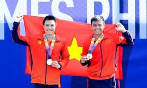 Lý Hoàng Nam thắng áp đảo Daniel Cao Nguyễn, giành HCV SEA Games lịch sử