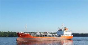 Tàu hàng không người lái nghi của Trung Quốc dạt cảng Sơn Dương