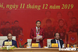 HLV Mai Đức Chung: Tuyển nữ Việt Nam thấp bé nhất SEA Games nhưng vẫn bảo vệ thành công HCV