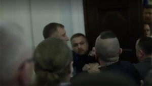 Video: Nghị sĩ Ukraine nhập viện sau cuộc ‘hỗn chiến’ tại Quốc hội