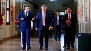 Tổng thống Argentina gây sốt khi đi coi thi đại học