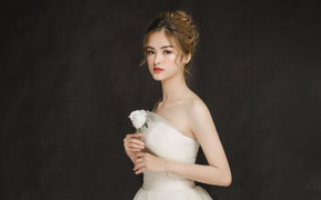 Ảnh: Vẻ đẹp lai Tây của Hoa khôi Duyên dáng Ngoại thương 2019