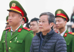 Video: Cựu bộ trưởng Nguyễn Bắc Son liên tục thay đổi lời khai tại phiên toà