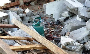 Nổ lớn sập nhà dân: Thêm một người chết, một người phải cưa chân