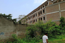 Xây đô thị VCI Mountain View nghìn tỷ, bùn tràn vào nhà dân