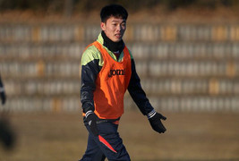 Gangwon hòa đội bét bảng, thầy cũ HAGL vẫn không dùng Xuân Trường
