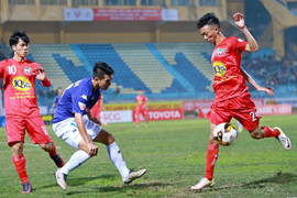 HLV Hữu Thắng triệu tập 'hung thần' của HAGL thay A Hoàng