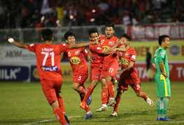 Đàn anh tiếc khi Văn Thanh chỉ được đá V.League