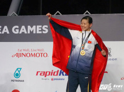 Ánh Viên hớn hở về thăm nhà: 'Ở 1 tuần chắc sập nhà của con'