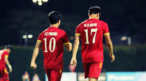 Tiền đạo cắm của tuyển Việt Nam: Văn Quyết hay Mạc Hồng Quân?