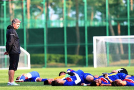 VFF nhiều khả năng chọn HLV ngoại cho tuyển Việt Nam