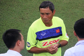 HLV Mai Đức Chung gọi trò cũ lên tuyển Việt Nam: 'Anh Đức rất hồ hởi'