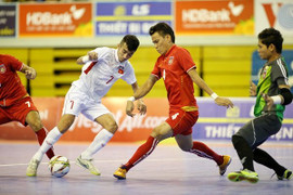 HLV tuyển Futsal Việt Nam: 'Cầu thủ đá như gà mất đầu'