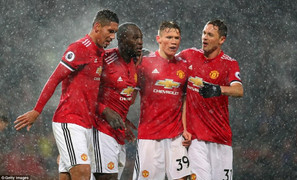 Mourinho: 'Cả đội MU cần bàn thắng, chẳng phải riêng Lukaku'