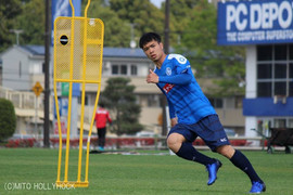 HLV U21 Yokohama: Công Phượng xứng đáng trở lại Nhật Bản