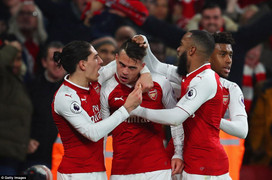 Công làm thủ phá, Arsenal hòa nghẹt thở Liverpool