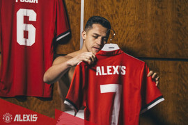 Alexis Sanchez chính thức cập bến MU, khoác áo số 7 huyền thoại