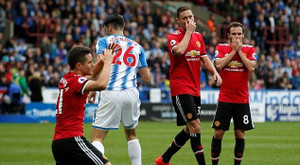 Trực tiếp MU vs Huddersfield vòng 26 Ngoại Hạng Anh