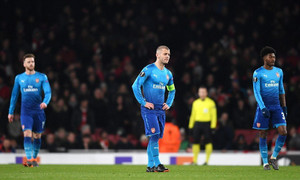 Thua 2 bàn trong 70 giây, Arsenal suýt 'nếm trái đắng' ở cúp C2