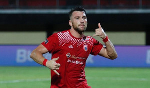 Gặp CLB Indonesia, SLNA cảnh giác với 'hàng thải' V-League