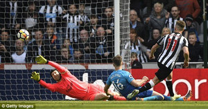 Kết quả Newcastle 2-1 Arsenal: Dồn sức đấu Cúp C2, Arsenal buông Ngoại Hạng Anh