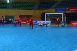 Vòng loại giải Futsal HDBank VĐQG 2018: Tân binh thua đậm, kịch tính derby Đà Nẵng